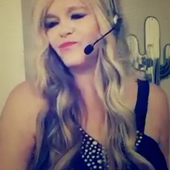 Meet your Posher, Donna - Picture 3 of 4